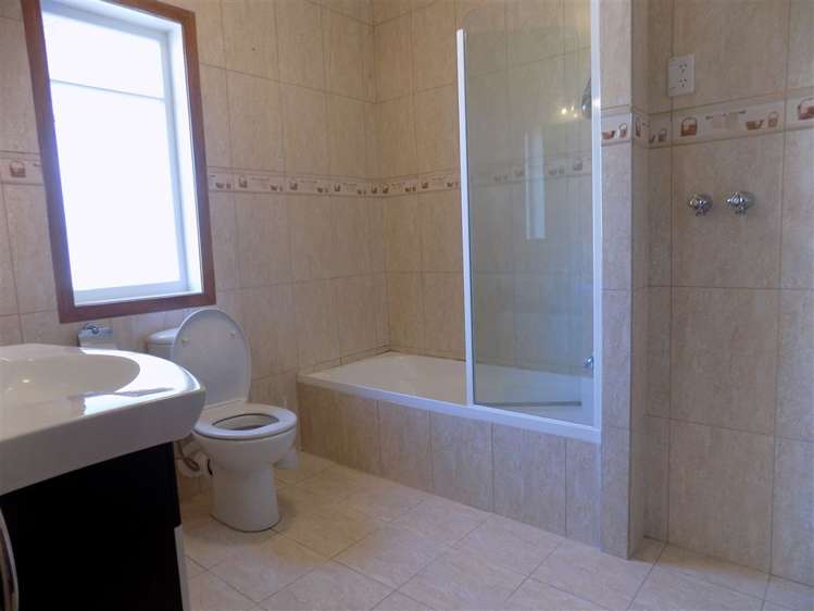 60 Te Atatu Road Te Atatu South_14