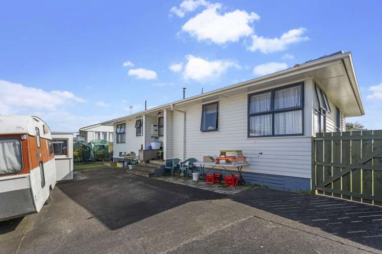 102 Chingford Close Mangere_11