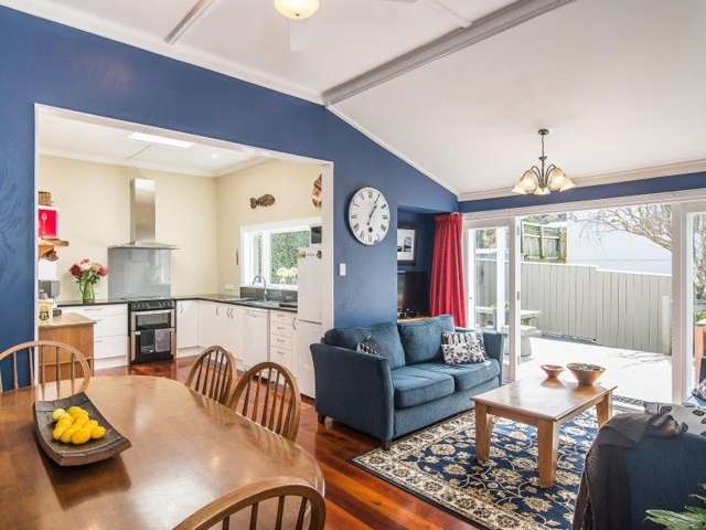 24 Wha Street Lyall Bay_3