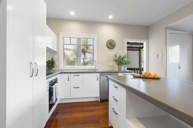 5 Hutchinson Avenue New Lynn_8