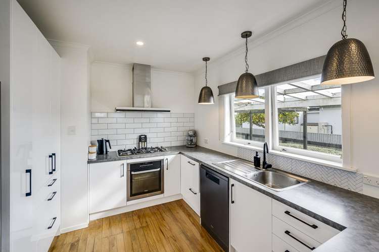 1214 Willowpark Road North_4