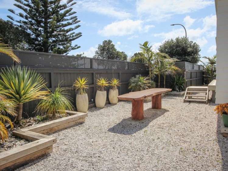 1 Flame Tree Lane Taipa_13