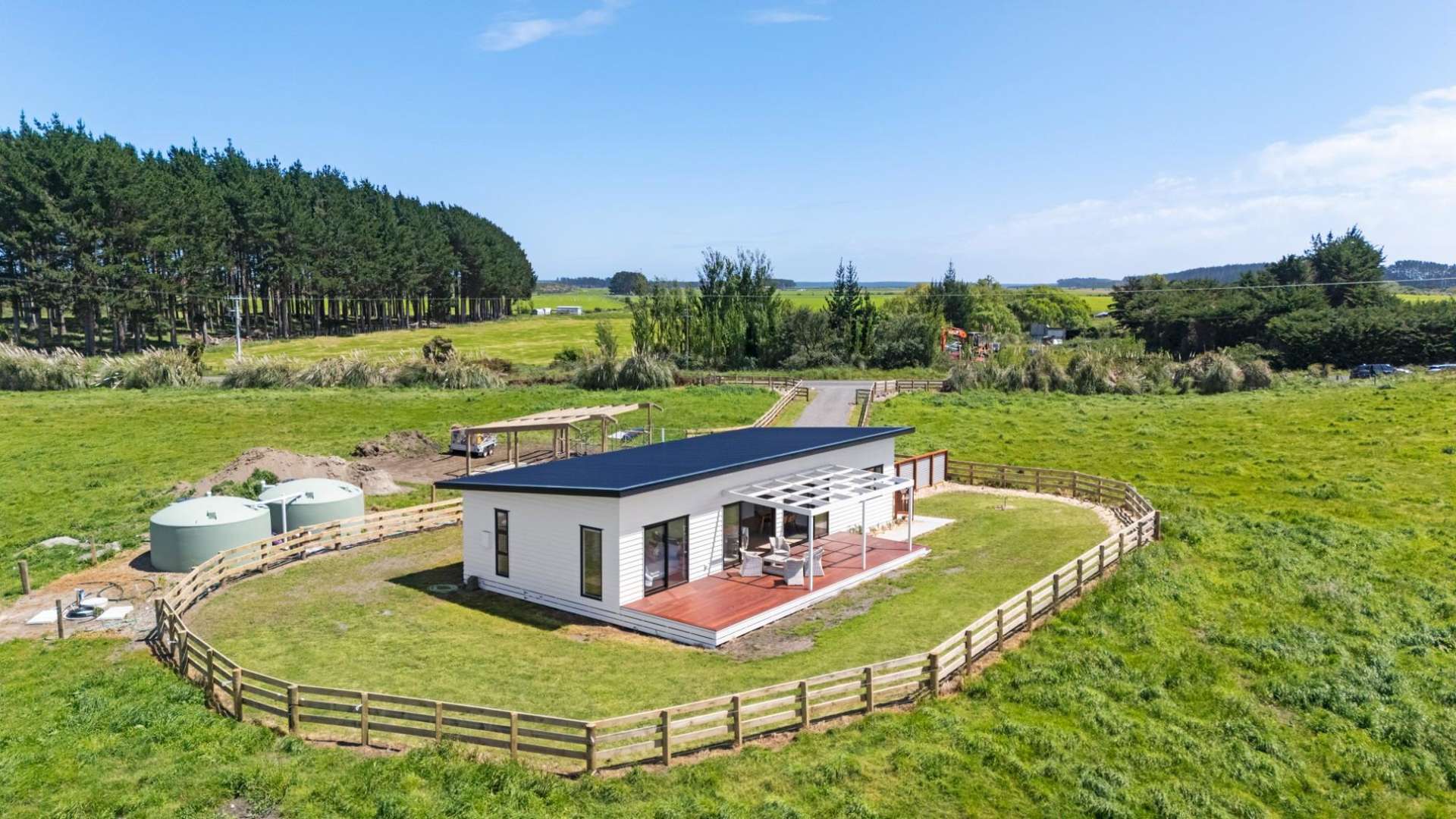  1121 Parewanui Road Parewanui_0