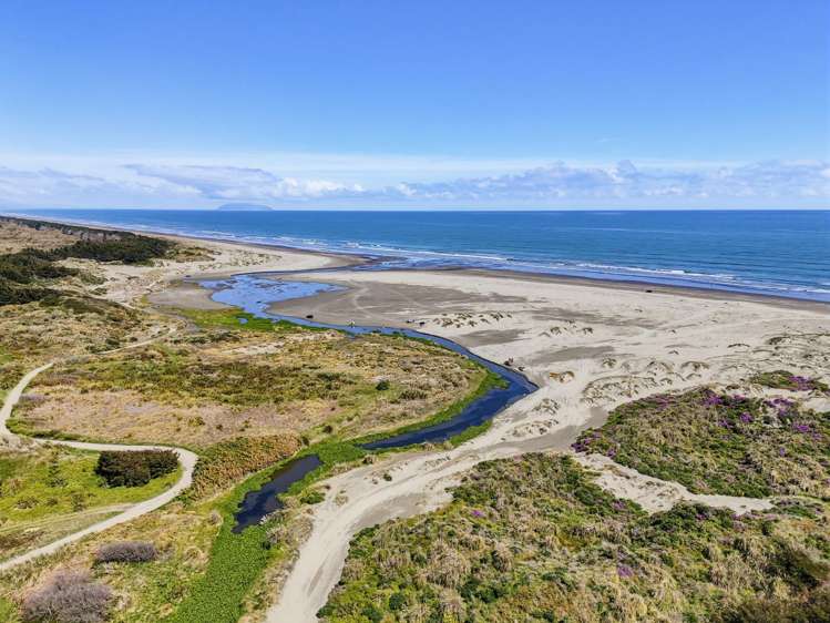 15 Muaupoko Street Hokio Beach_25