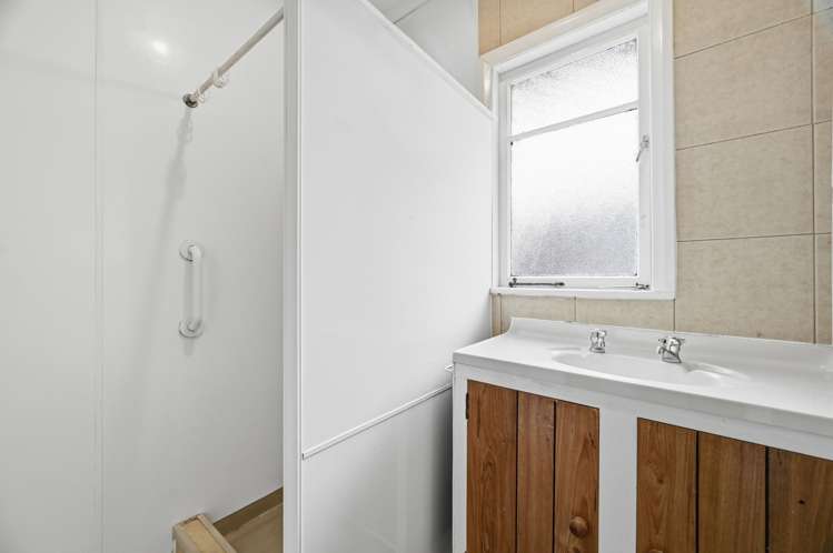 25 Russell Road Fairy Springs_9