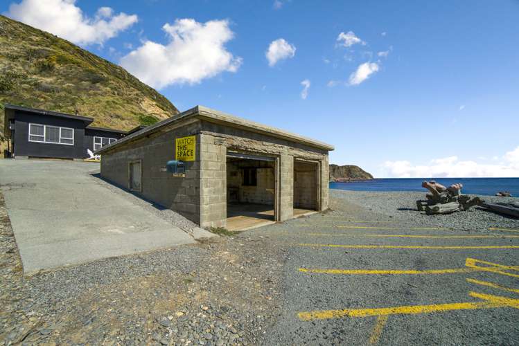 1093 Makara Road_0