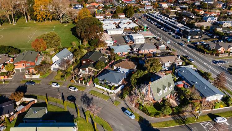 1/4 Gothic Place Ilam_19