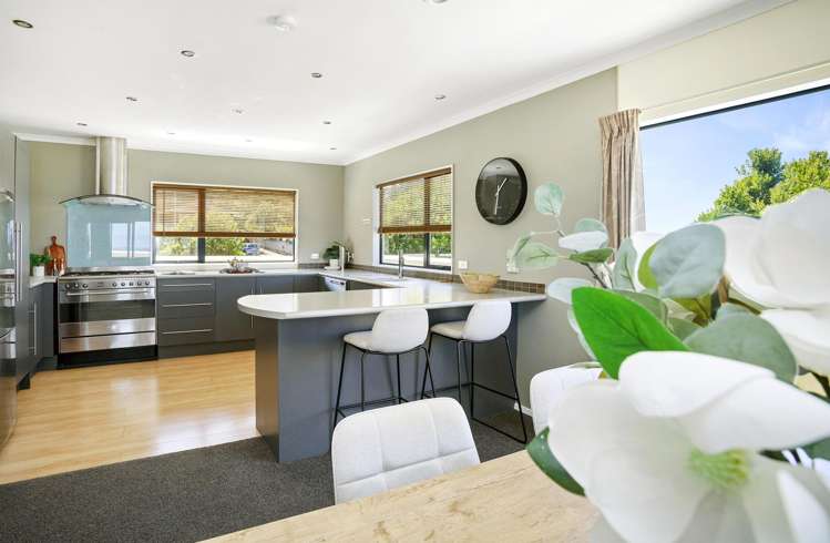 39 Arahiwi Grove Tirohanga_6