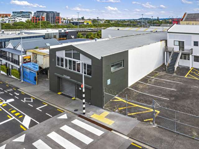 Flexible occupier opportunity next to CRL Station