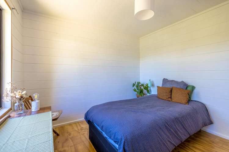 32 Ocean Road Surfdale_12