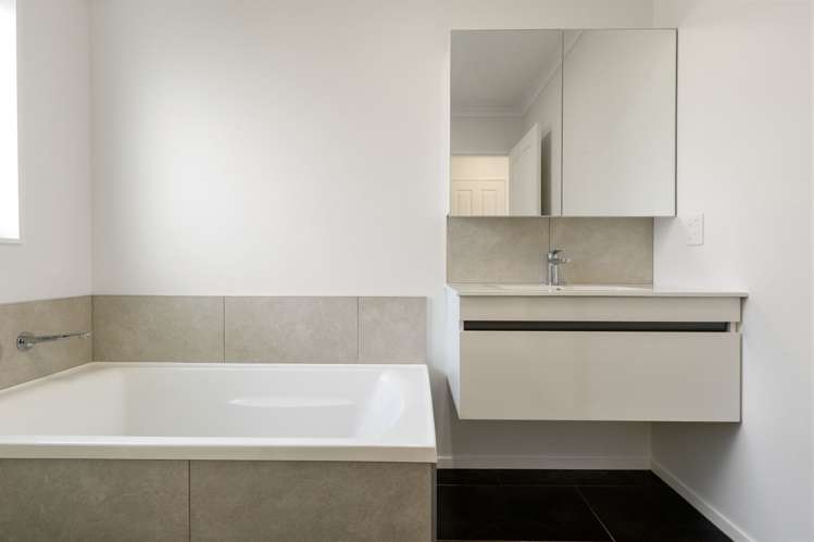 10 Cairns Crescent Rototuna_18