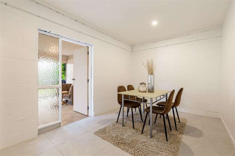 1/47 Girrahween Drive Totara Vale_12