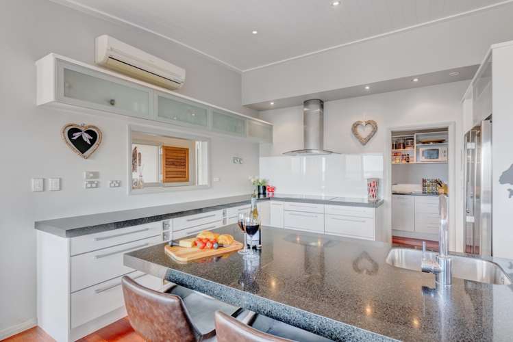 16 Crossland Place Maraetai_5