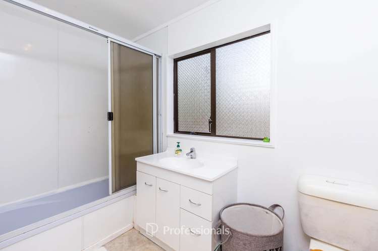 25b Memphis Grove Totara Park_10