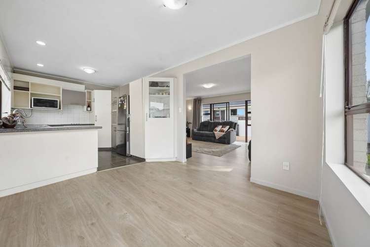 39 Nui Mana Place Te Atatu South_6