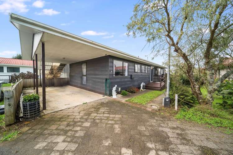 3/55 Tuhikaramea Road Dinsdale_0