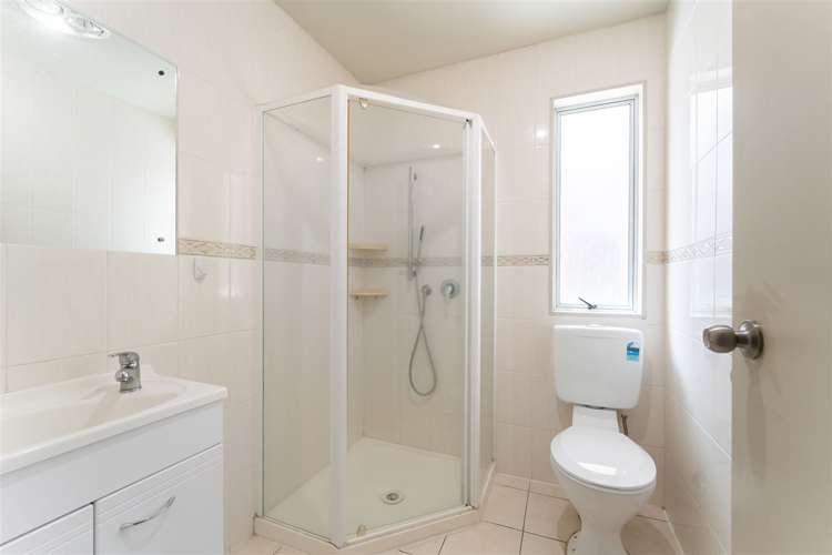 10a Castaing Crescent Te Atatu South_5