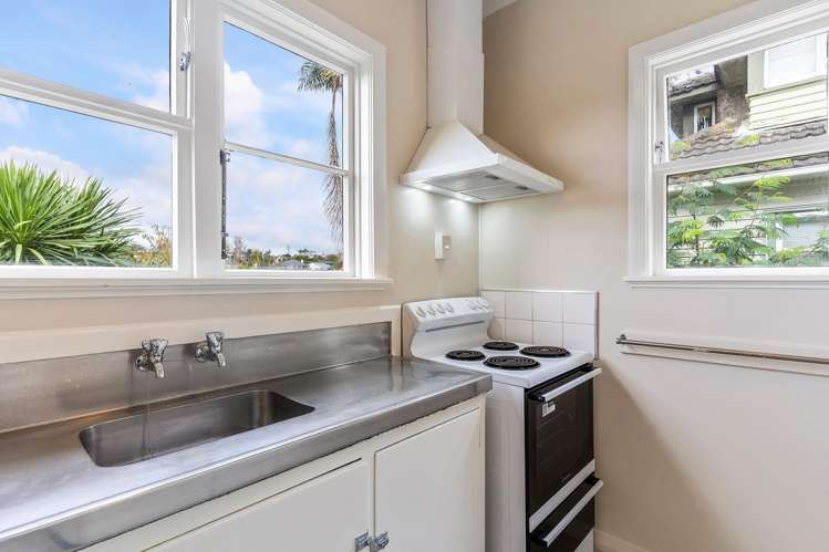 77 Kurahaupo Street Orakei_8