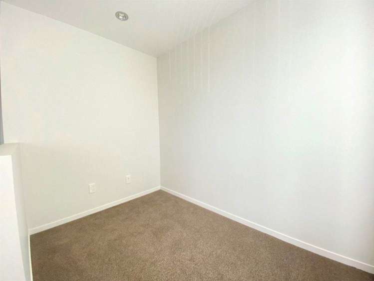 24 Pencaitland Drive Flat Bush_10