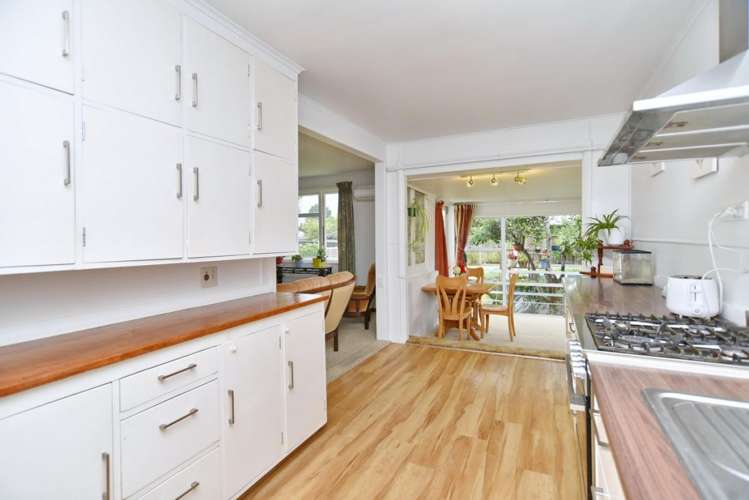 15 Robin Street Burwood_10