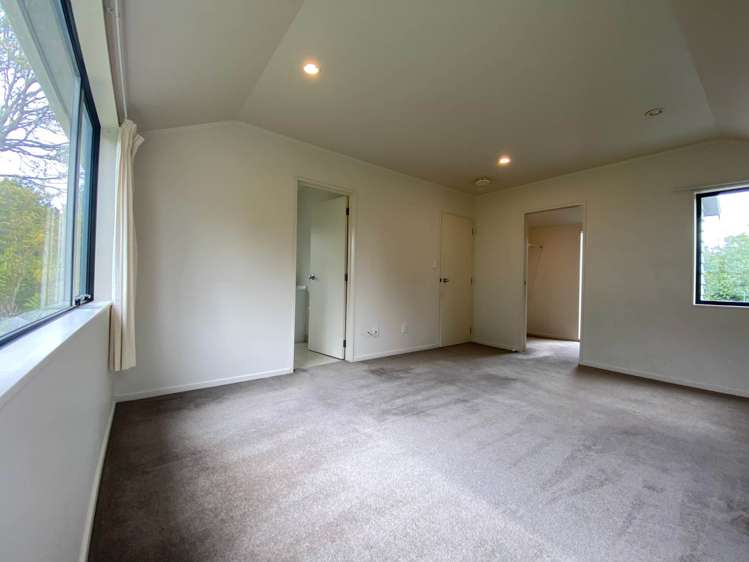 18B Jonathan Place Sunnynook_5