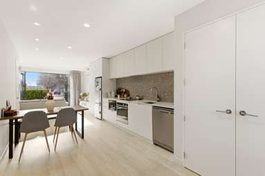 6/214 Hereford Street_4