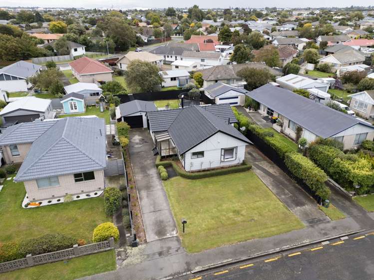 28 Oakley Crescent Hornby_15