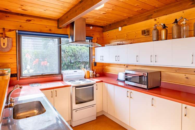 189 Ocean View Road Oneroa_46