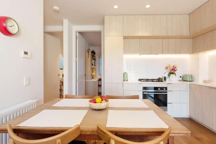 21 Erica Pabst Way Island Bay_4