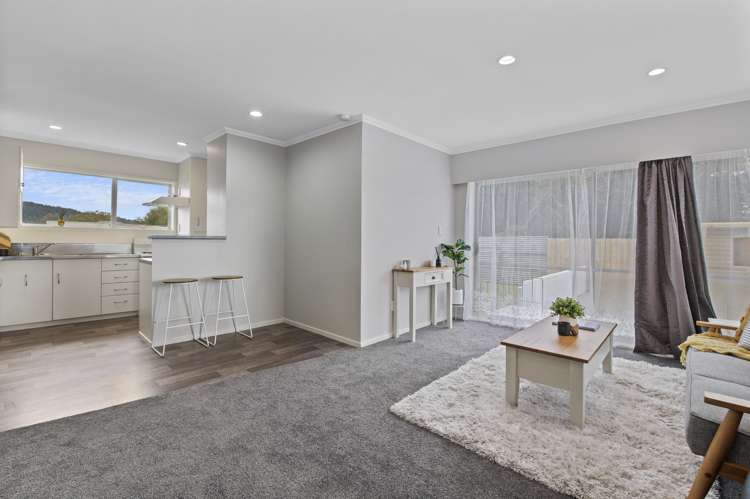 67a Clayton Road Mangakakahi_3