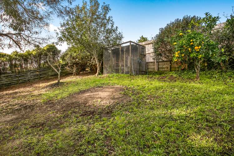 87 Solar Road Glen Eden_10