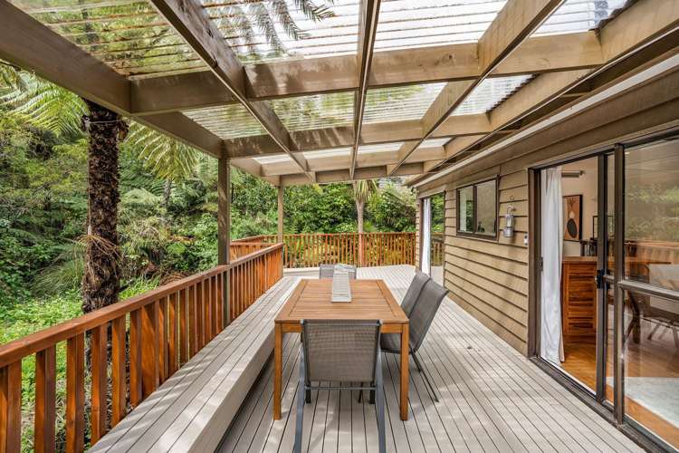 5 Lady Bell Grove Lowry Bay_8