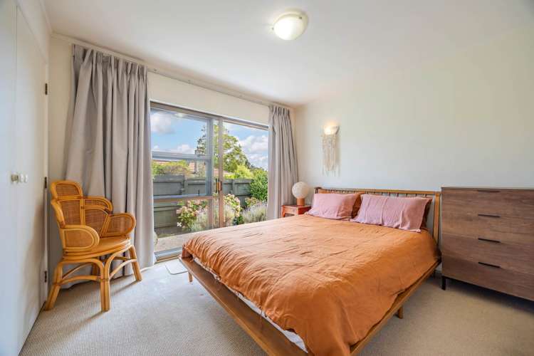 1/18 Kauri Glen Road Northcote_11