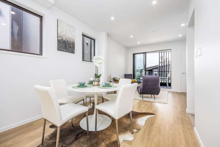 2/54 Taharoto Road Takapuna_10