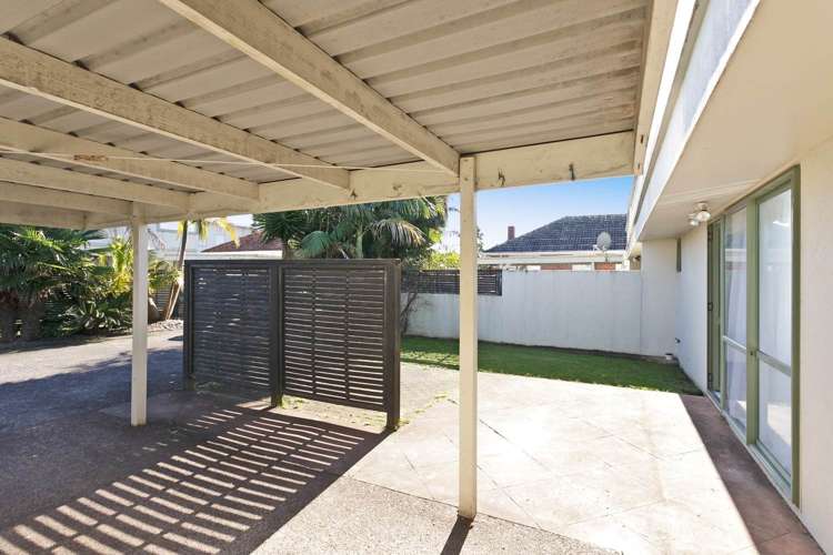 2/12A Keeling Road Henderson_12