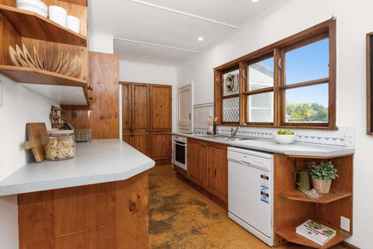 809 Maitland Crescent Mayfair_5