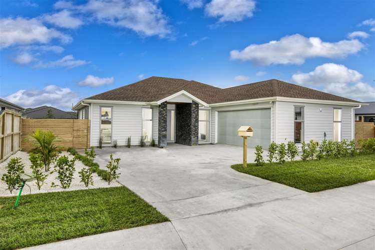 6 Sir Lincoln Drive Kumeu_0