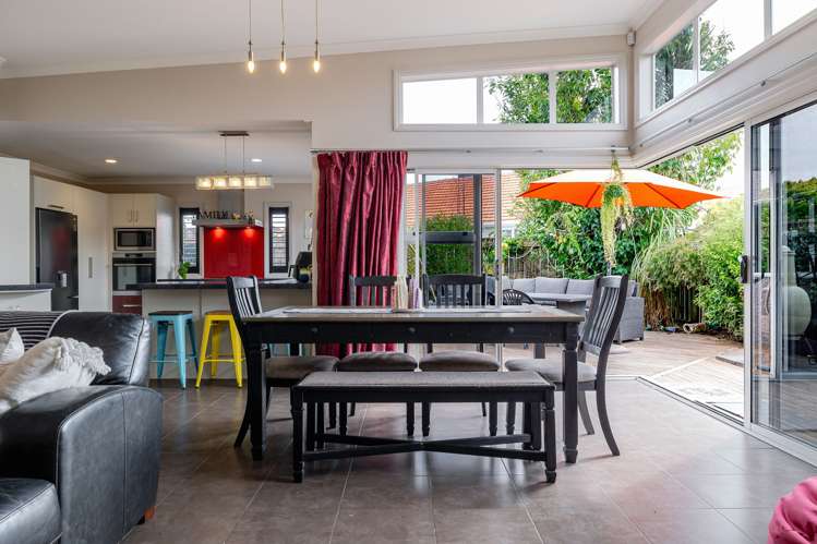 2 Northbrook Court_4