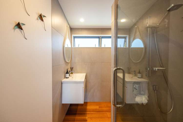 54 Hekerua Road Oneroa_21