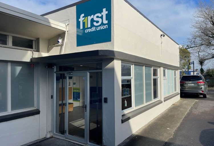 6 Hall Street, Pukekohe_0