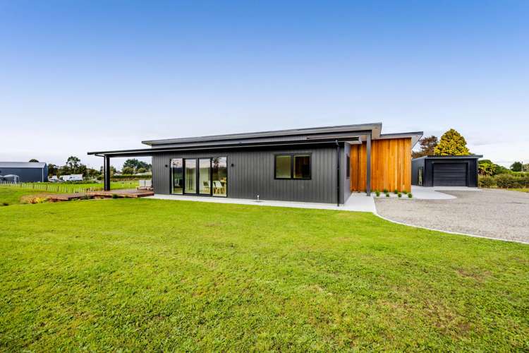 66 Flint Road West Stratford_25