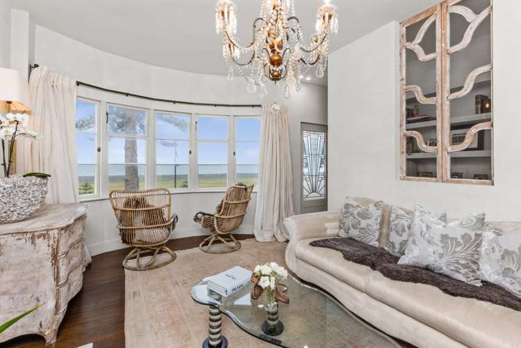 541c Marine Parade Napier South_8