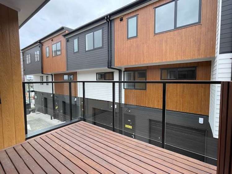 6b/6 William Roberts Road Pakuranga_3