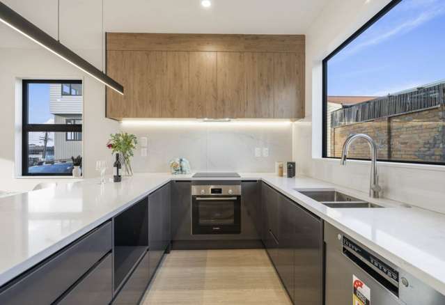 8/16 Binsted Road New Lynn_3