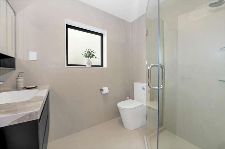 2/57 Sunderlands Road Bucklands Beach_8
