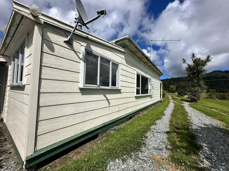 436 Wanganui Flat Road Harihari_12