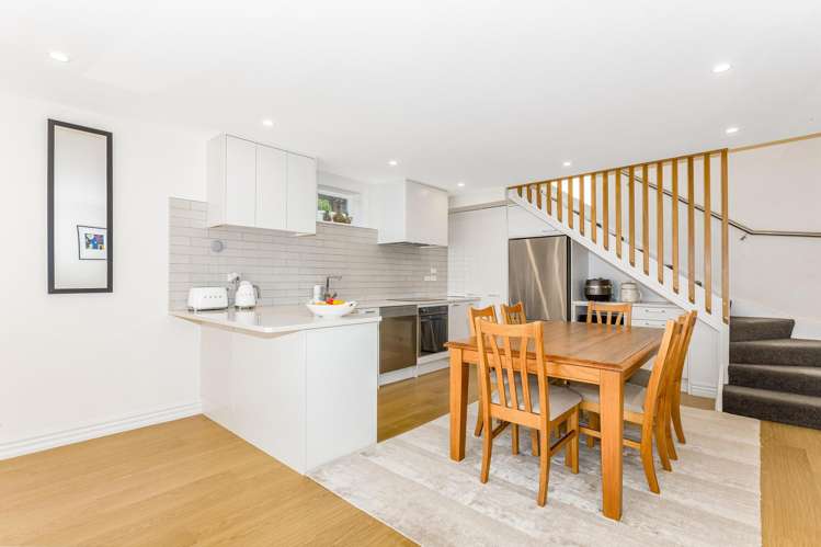 27 Princess Terrace Newtown_6