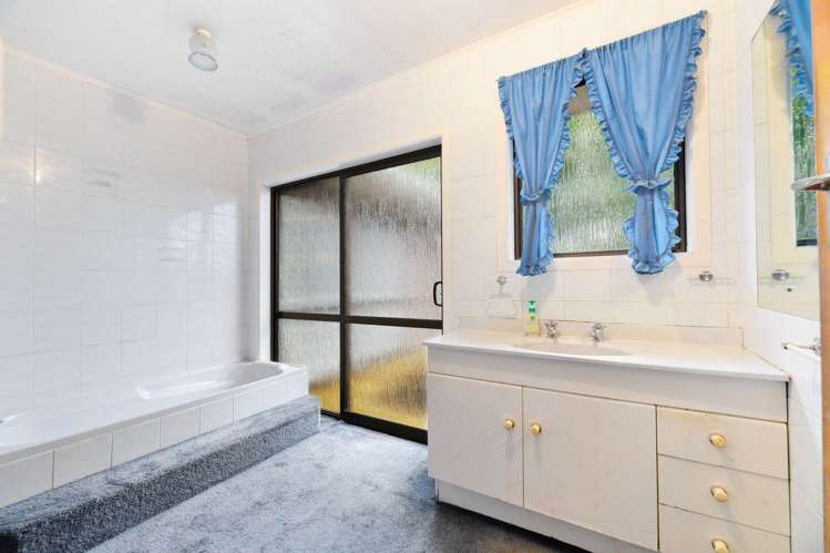 56 Woodford Avenue Henderson_10