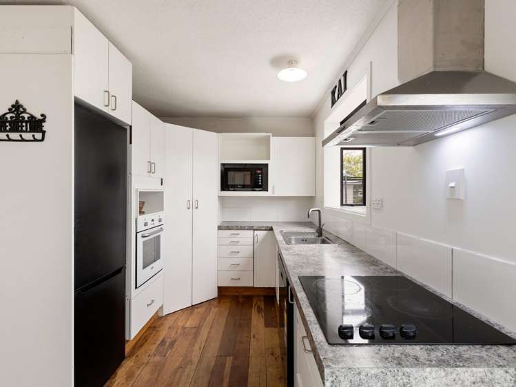 5 Sutton Crescent Hillcrest_4