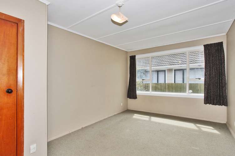 34 Avro Crescent Hornby_6